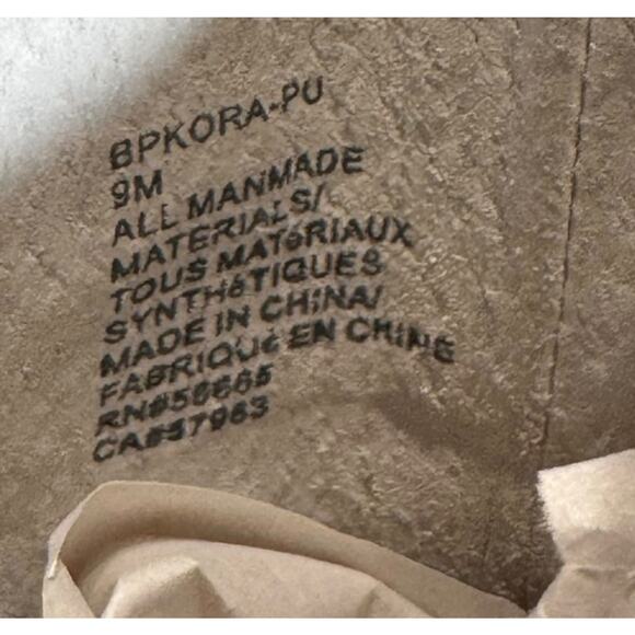 B7. BP Kora Lug Chelsea Boots White Size 9M - Picture 8 of 8